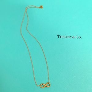 ✨SOLD✨ Tiffany & Co. 18K Gold Infinity Pendant